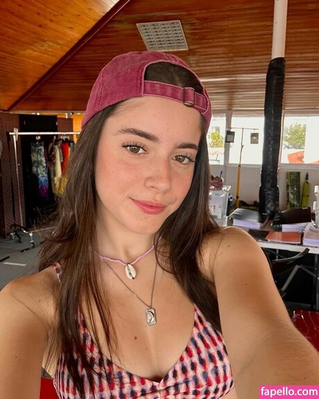 Madalena Arag o hot star image