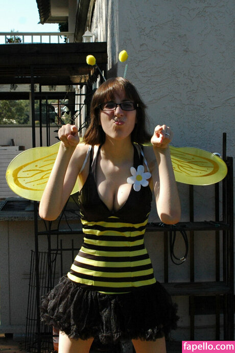 TwilightPalms hd pornstar photo