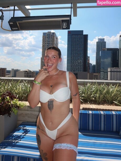 Esther Burden beautiful actress pic