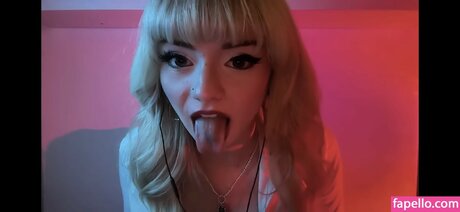 Emma s MySpace hd model photo