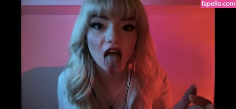 Emma s MySpace sex model pictures