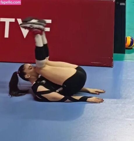 female popular onlyfans nudes photos