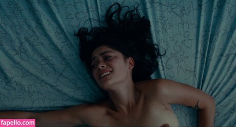 Blu Hunt model exclusive picture