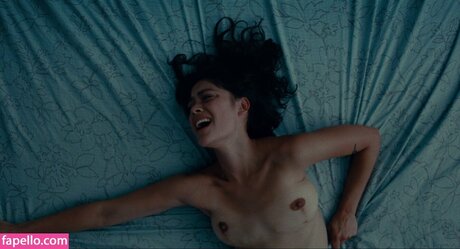 Blu Hunt model perfect image