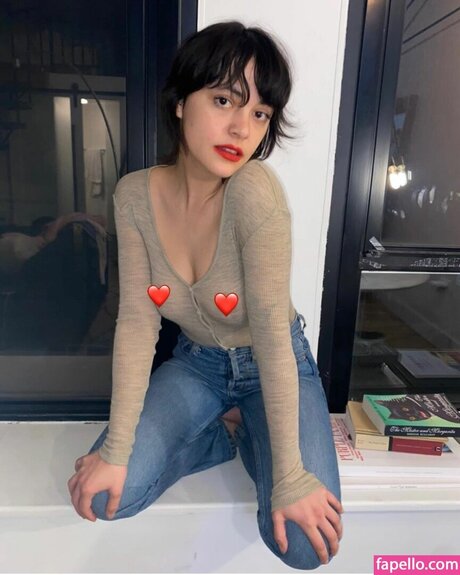 Blu Hunt naked actress image