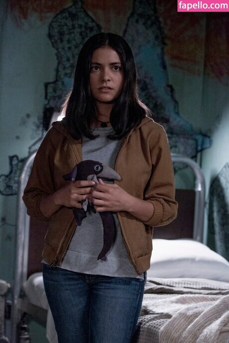 Blu Hunt model pretty image