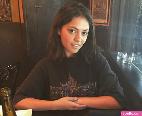 Blu Hunt model hd pictures