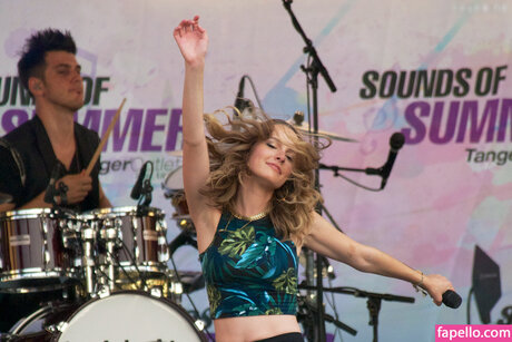 Bridgit Mendler hot model gallery