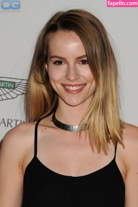 Bridgit Mendler Photo Gallery