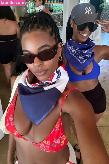 allieredmondd model nude galleries