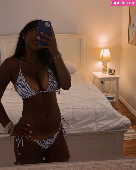 Honeypot1766 naked pornstar img