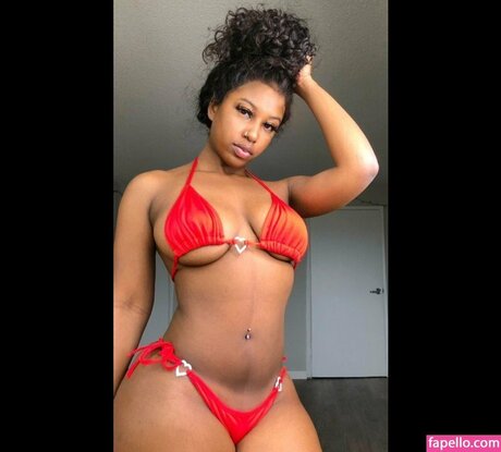 Yungnena star nude pic