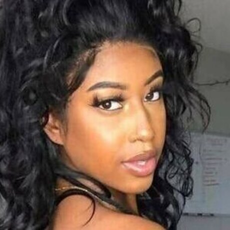 Yungnena model high quality pics