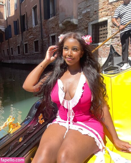 Yungnena pornstar pretty gallery