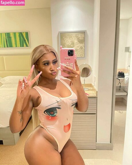 Yungnena adult actress gallery