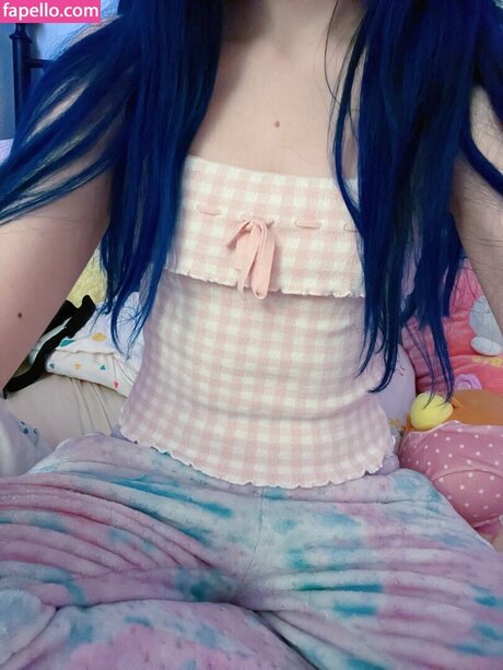 LittleNiiVT model naked gallery