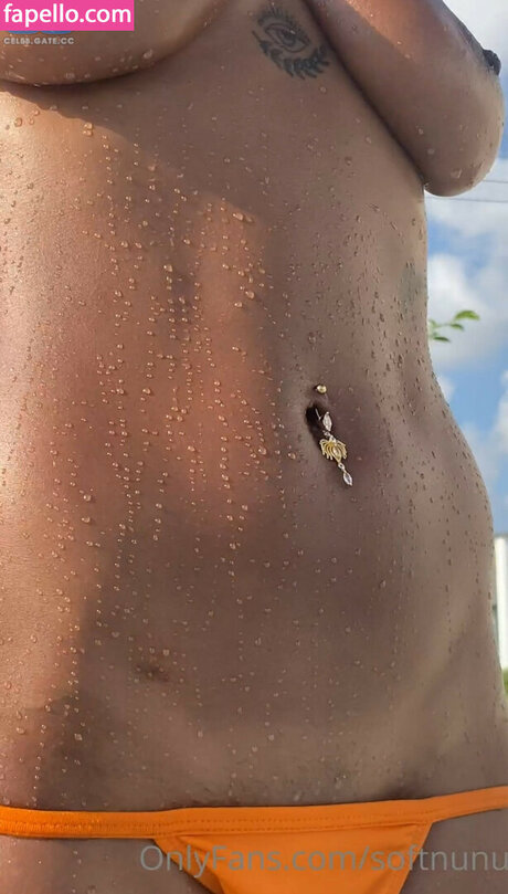 Nura Habib model pornographic image