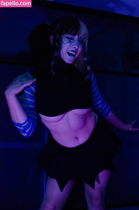 CubeCosplay actress pictures