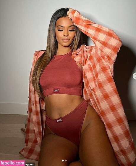 Sophie Piper nudes model image