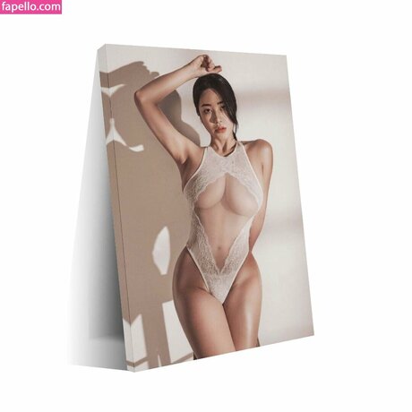 Tasha Young pretty model pic