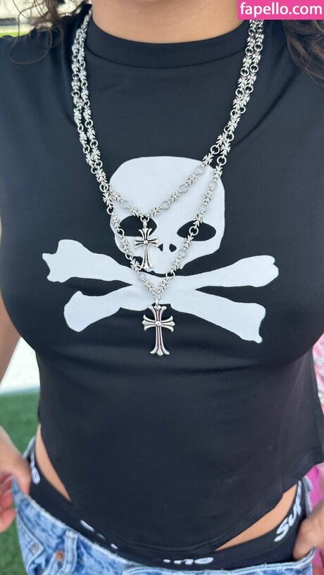 prymrr naked model image