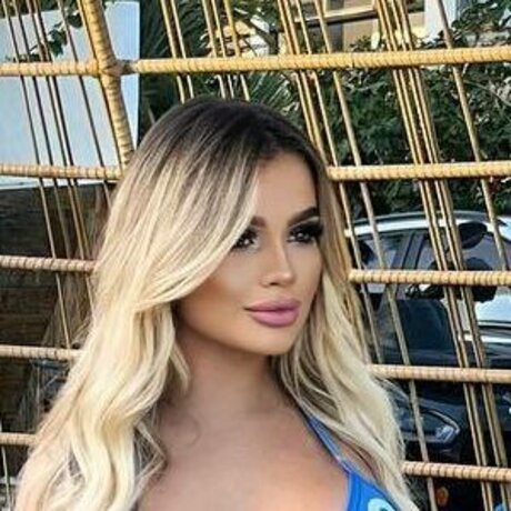 Debora Julia sex star photos