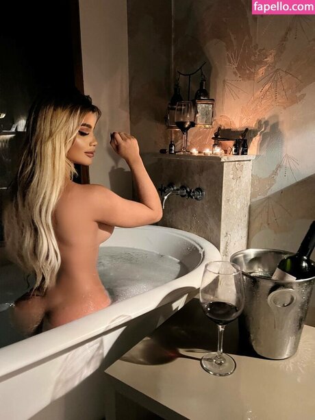 Debora Julia model beautiful picture