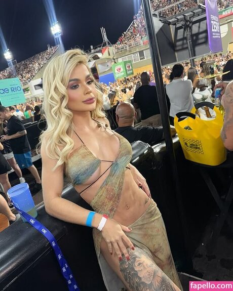 Debora Julia model erotic pics