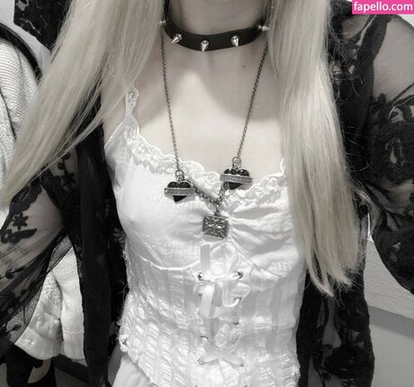 veildose xxx actress image