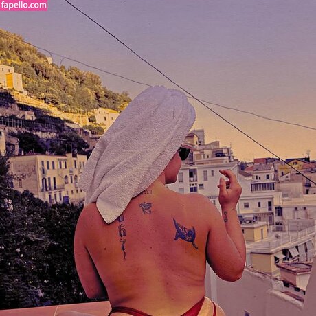 thigh high boots onlyfans top image