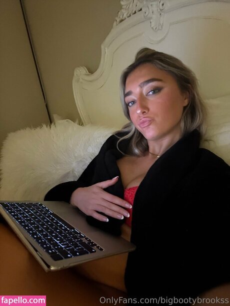 bigbootybrooks pretty model gallery