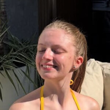 Edurd Quire11i nude actress pic