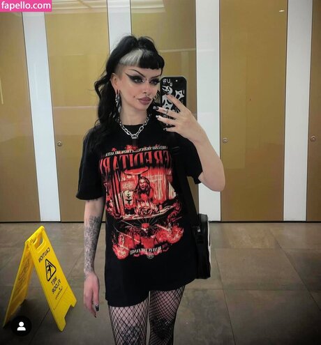 Livingdeadgxrl naked star photos