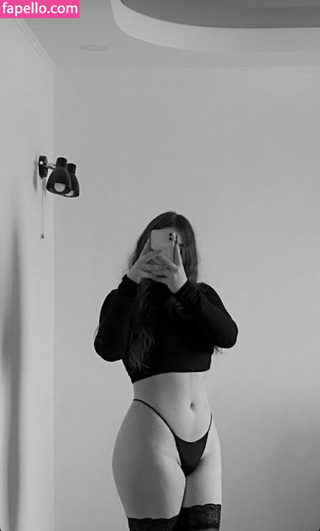 Evvoxi art actress galleries