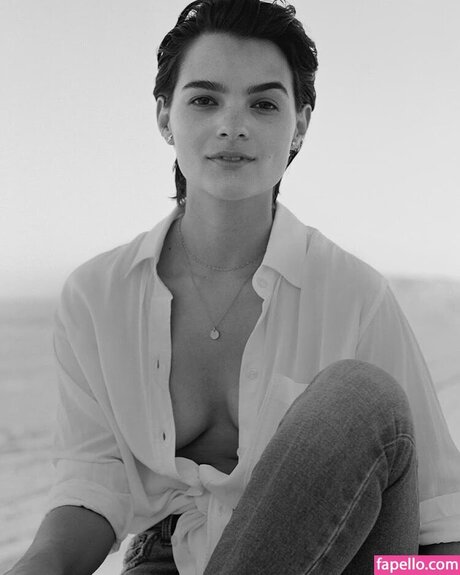 Brianna Hildebrand star nude galleries