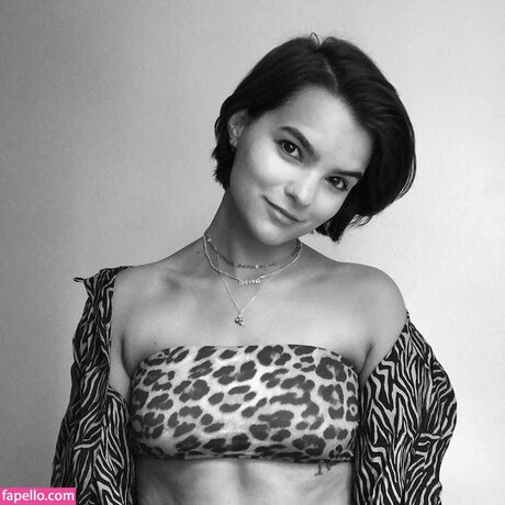 Brianna Hildebrand star pretty picture
