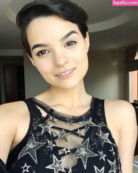 Brianna Hildebrand nude pornstar images