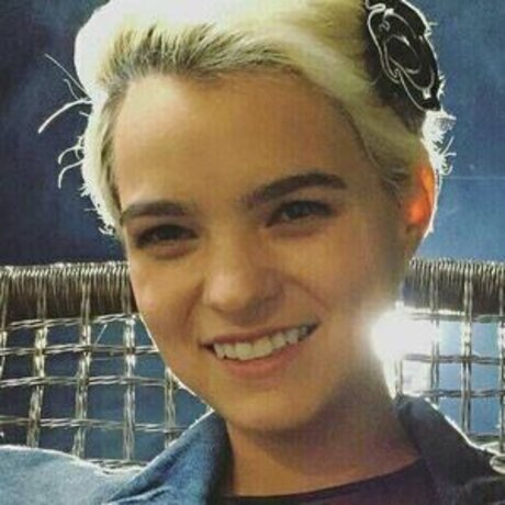 Brianna Hildebrand star adult galleries