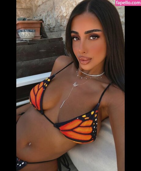 Shenhav Dahan pretty model pictures