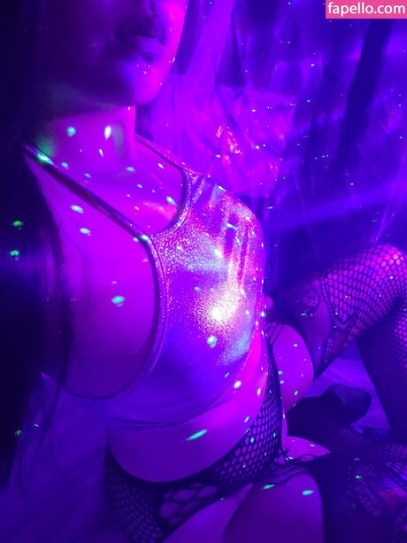 Eight Bit model naked pic