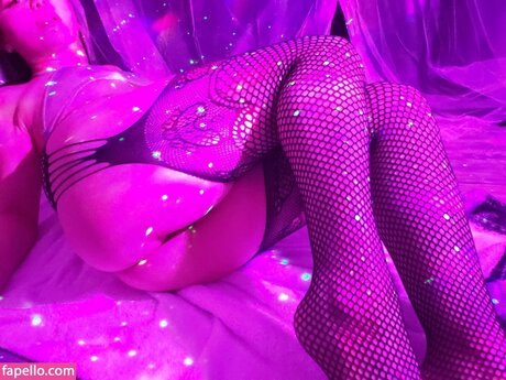 Eight Bit model free img