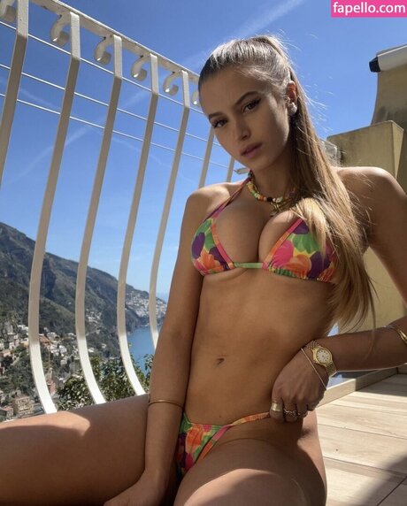 Siria Amendola star exclusive galleries