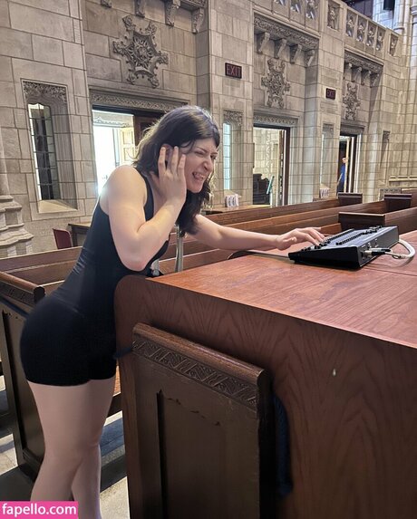 Squirtstain sexy pornstar picture