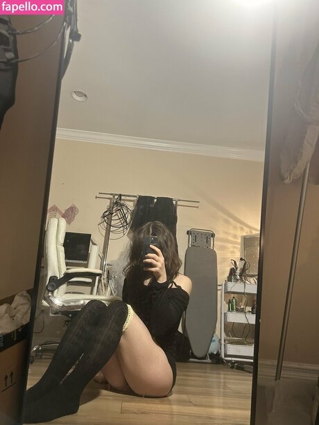 Squirtstain star nude galleries