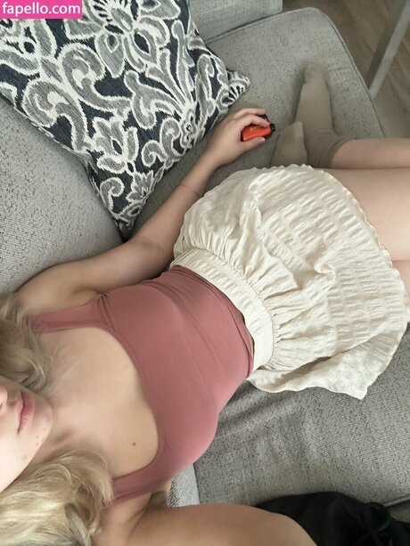 Squirtstain model nudes pics