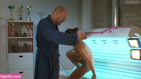 Marie B umer sexy actress img