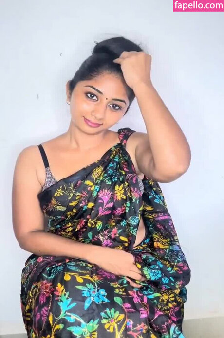 Sharmy Vlogs perfect actress pic