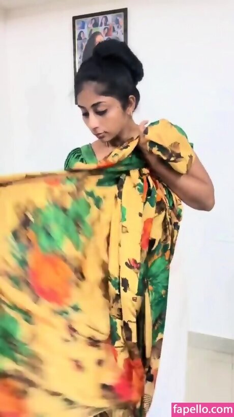 Sharmy Vlogs hd star img