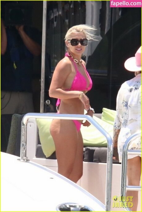 Savannah Chrisley adult actress pic