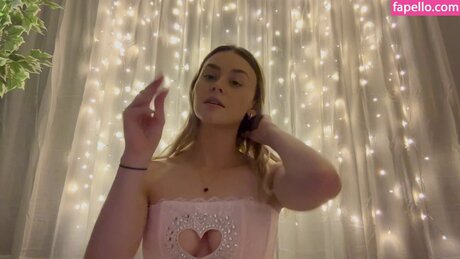 Simply Kel ASMR star nudes gallery